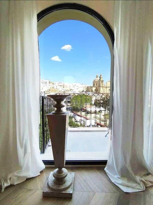 The Authentic Place Msida Bagian luar foto
